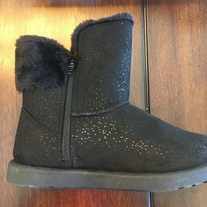 Girl's boots